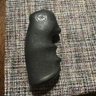 Hogue Monogrip Black Rubber Recoil Absorbing Grips fits COLT PYTHON