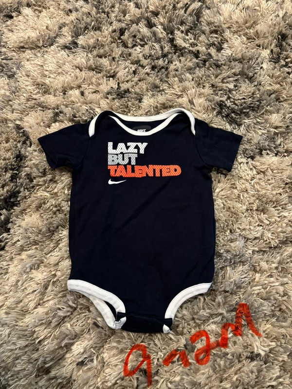Boys Nike bodysuit size 9-12 months short sleeve multicolor 