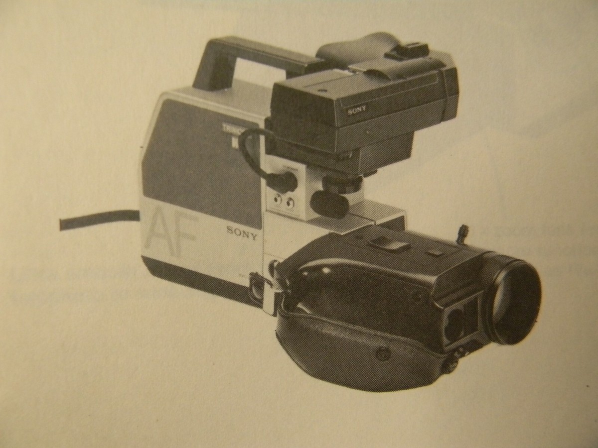 SONY HVC-2800 TRINICON業務用ビデオカメラ HVF-2500 1983 Sony HVC-2500 SMF Trinicon Color Video Camera Operating