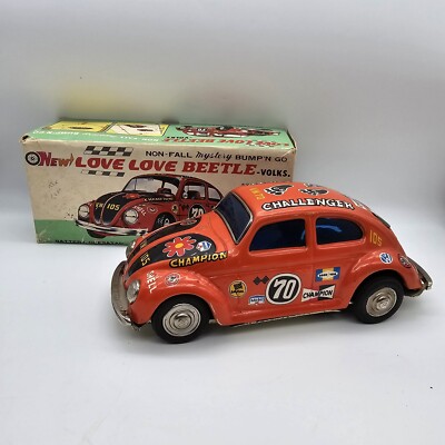 Easton Love Beetle Volkswagen Tin Car Bump N Go (tal cual)