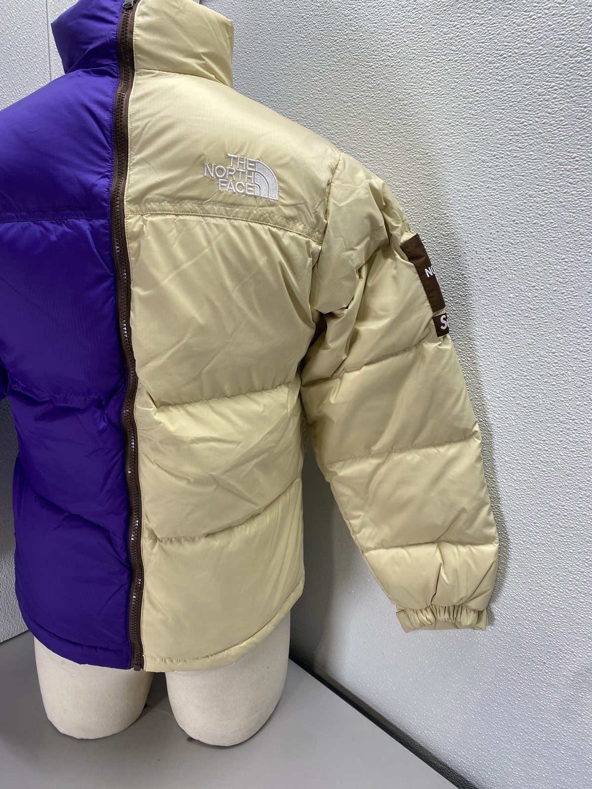 The North Face x Supreme Mens Split Nuptse Puffy Jacket Size S Gravel, Purple thumbnail 9