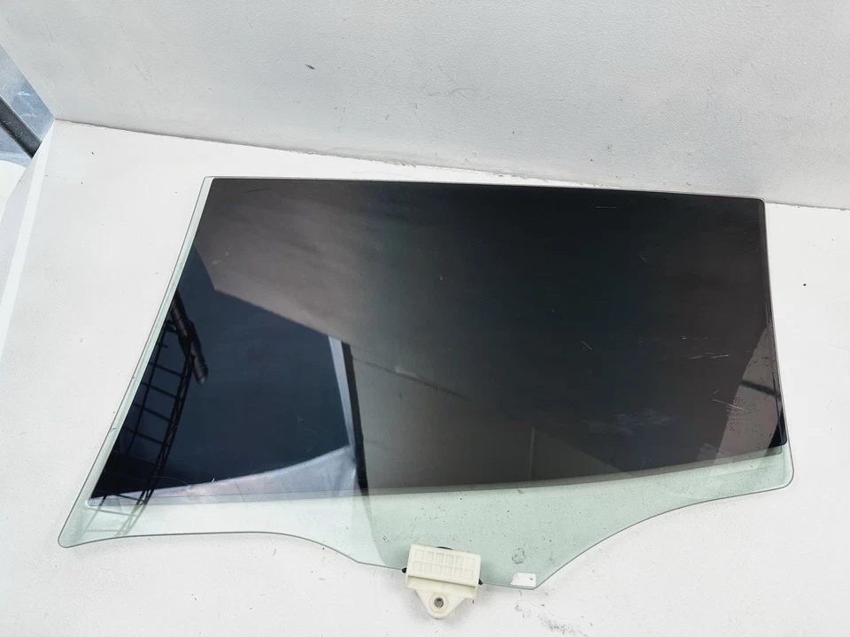 KIA STINGER 2018-2023 OEM REAR LEFT DRIVER DOOR WINDOW GLASS ASSEMBLY - Image 4 of 4