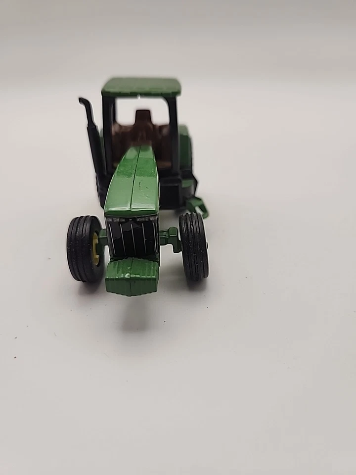 ERTL John Deere 8200 2WD Tractor 1/64 Scale - Image 2 of 4