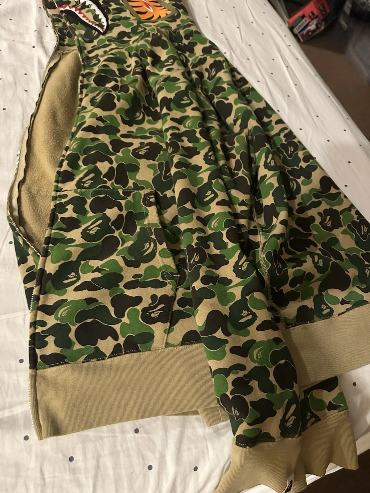 A BATHING APE (BAPE) FELPA CON CAPPUCCIO A BATHING APE BAPE VERDE ABC MIMETICA FULL ZIP SQUALO TAGLIA 3XL ottime condizioni