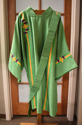 + Used Green Deacon Dalmatic With Stole + CM Almy + 50'' + (#V229)