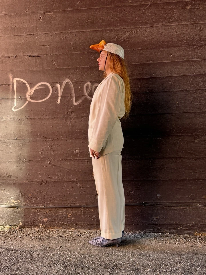 Ropa de hombre de la era de mediados de siglo - Traje de dos piezas blanco de tela de playa de palma - Foto 3 de 4