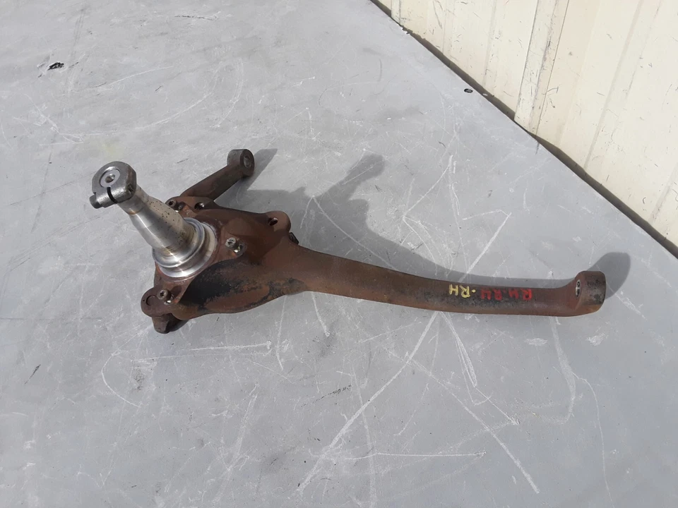 1981 Mercedes Benz W123 240D Front Right Passenger Side Spindle Knuckle OEM - Image 4 of 4