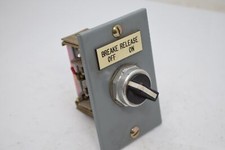 Allen Bradley 800H-1ZH Heavy Duty Enclosure w/ 800T-H2 Selector Switch