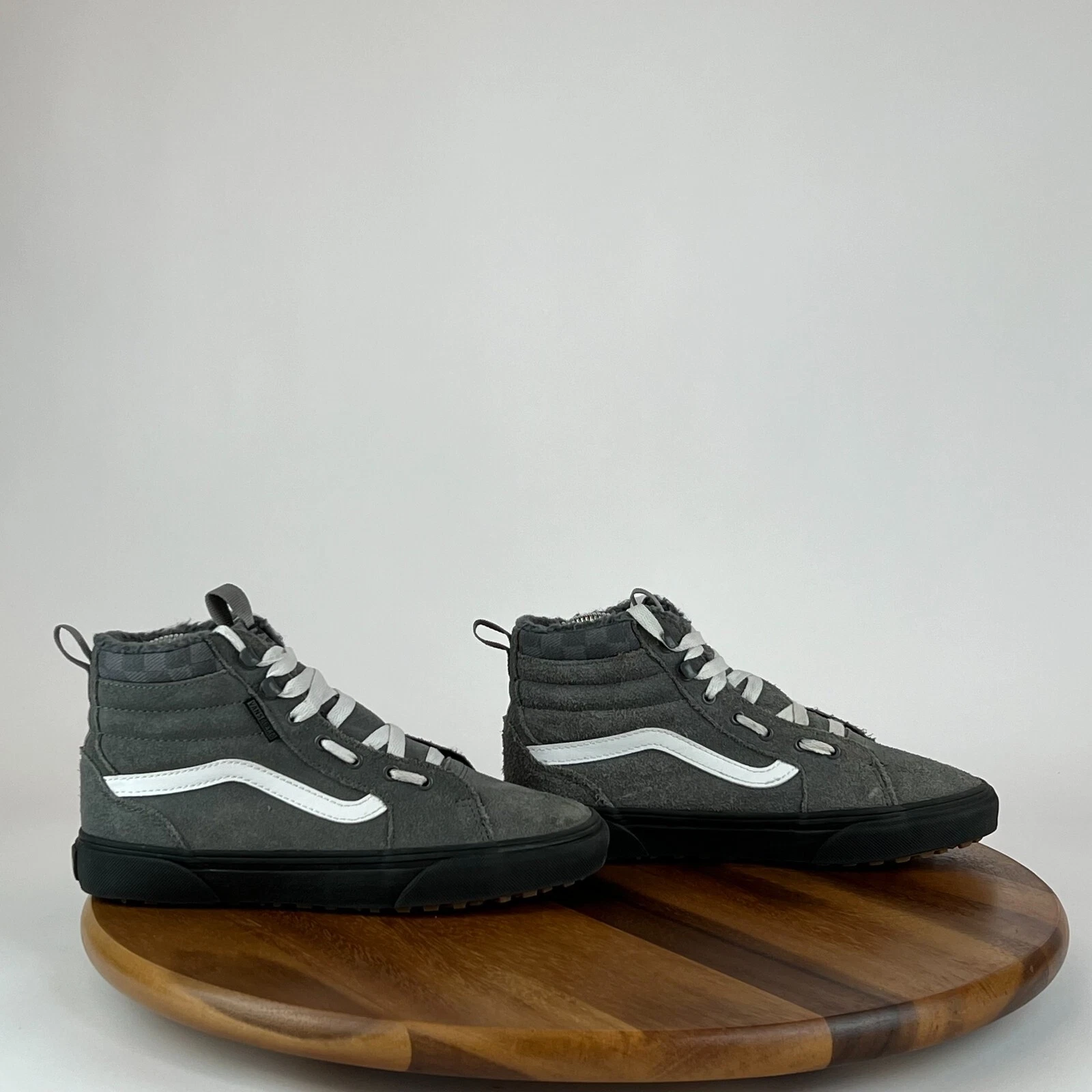 Stivaletti da neve impermeabili foderati in camoscio grigio Vans Filmore Big Kids taglia 4 Y in ottime condizioni