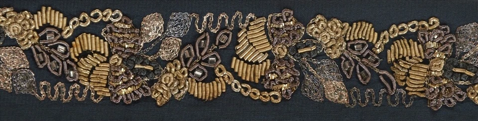 Cinta de coser de encaje gris con cuentas a mano borde de sari vintage de 1 yarda Sanskriti Foto 3 de 4