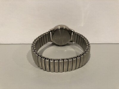 Montre Femme La Véritable bracelet cuir bordeaux fond blanc chromée