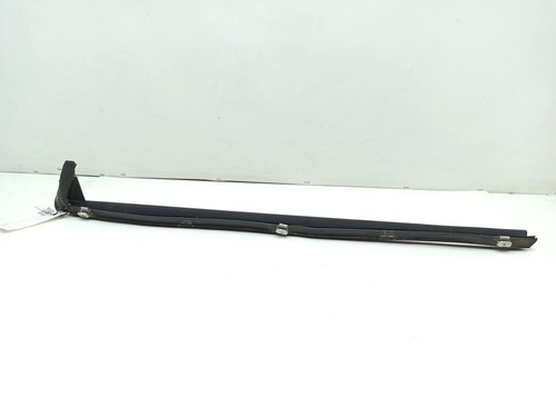 Rear side glass trim