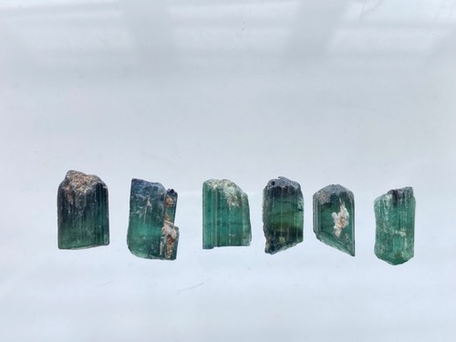 Amazing Multi Colors Natural Tourmaline Rough Gemstone 39 Carats from Africa - Picture 1 of 4