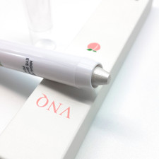 VNQ - Highlighter Eyeshadow Pen – Pearl White