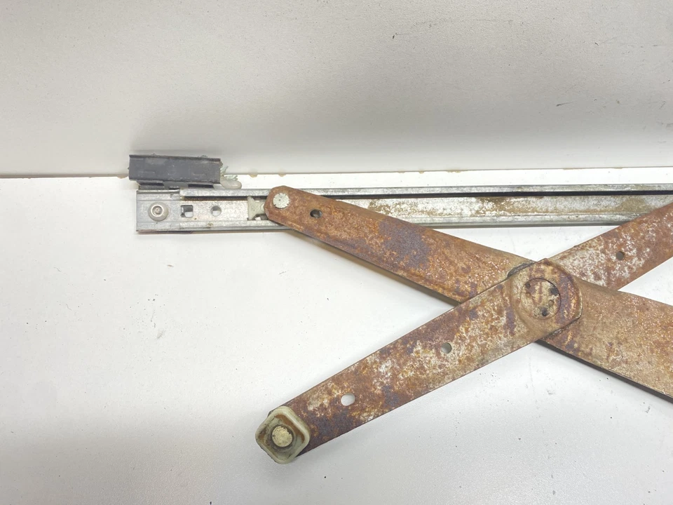 2001-2004 DODGE INTREPID FRONT LEFT DRIVER SIDE DOOR WINDOW REGULATOR OEM, - Image 2 of 4