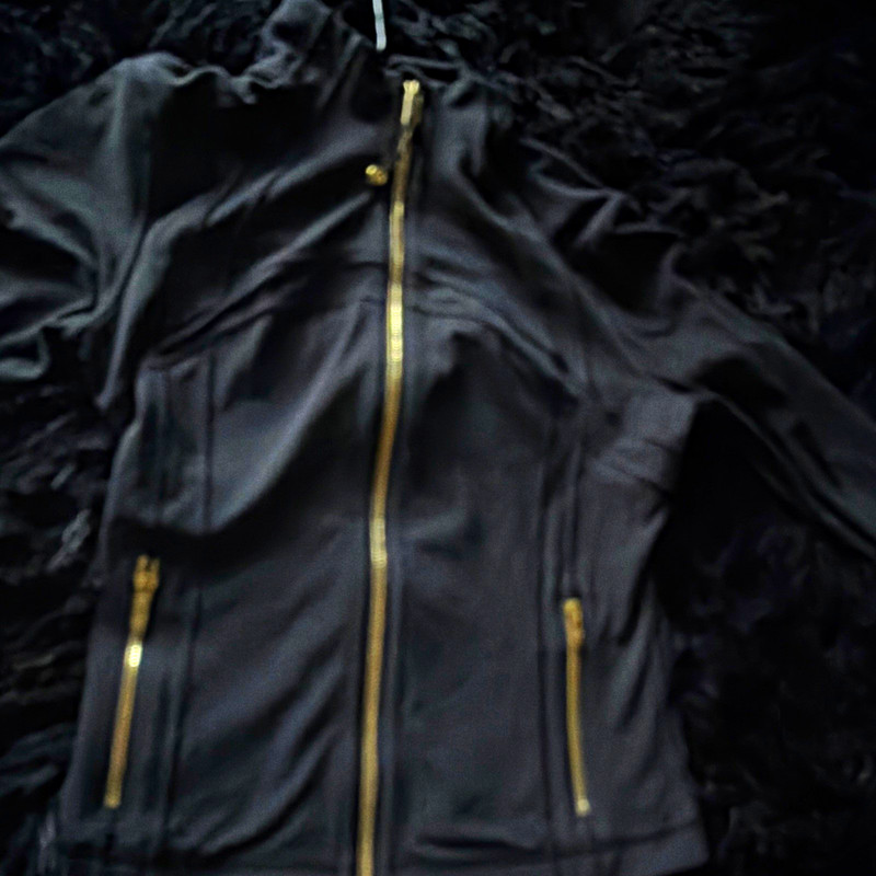 lululemon size 4 Women Black Full Zip Jacket Gold Tone Zippers & Zipper Pocket