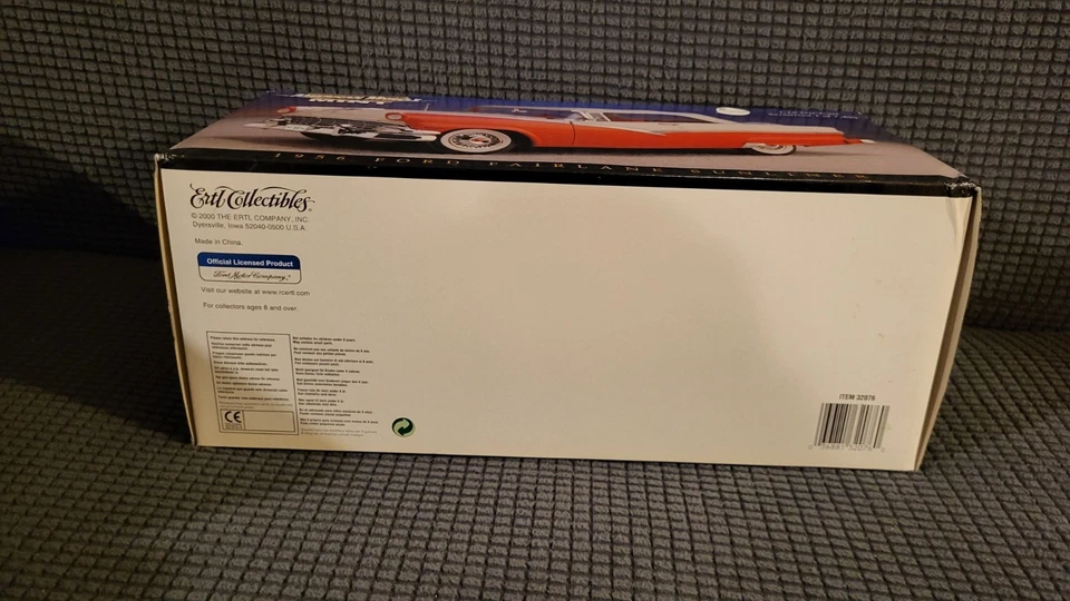 Ertl American Muscle Mint 1/18 Diecast Red & White 1956 Ford Fairlane Sunliner - Image 2 of 4