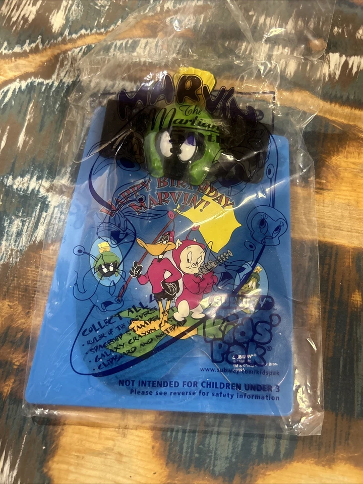 Lote De 3 Juguetes De Colección Subway Niños - Juguetes Marvin The Martians - Nuevos En Paquete Foto 4 de 4