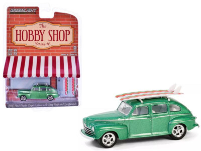 1946 Ford Fordor Super Deluxe + Roof Rack Surfboards *** Greenlight Hobby 1:64