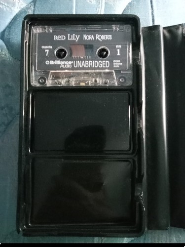 Red Lily - Nora Roberts audiobook - Bild 5 von 5