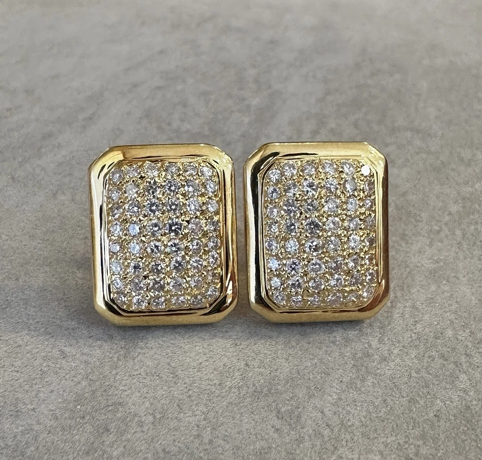 Pendientes de botón rectangulares de diamantes pavé de 1,74 quilates en oro amarillo de 18 k - HM2658SB