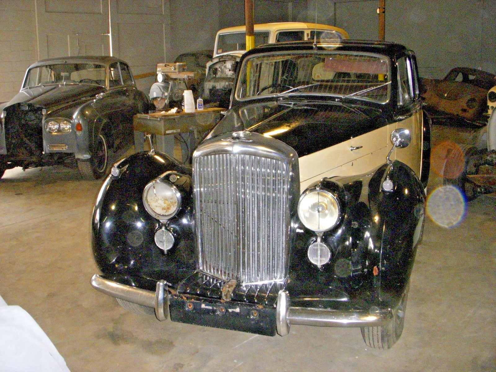 DERBY BENTLEY 'SPECIAL' BUILDER? GEARBOX BRACKET.  HUGE STOCKS 46-54 ROLLS ROYCE