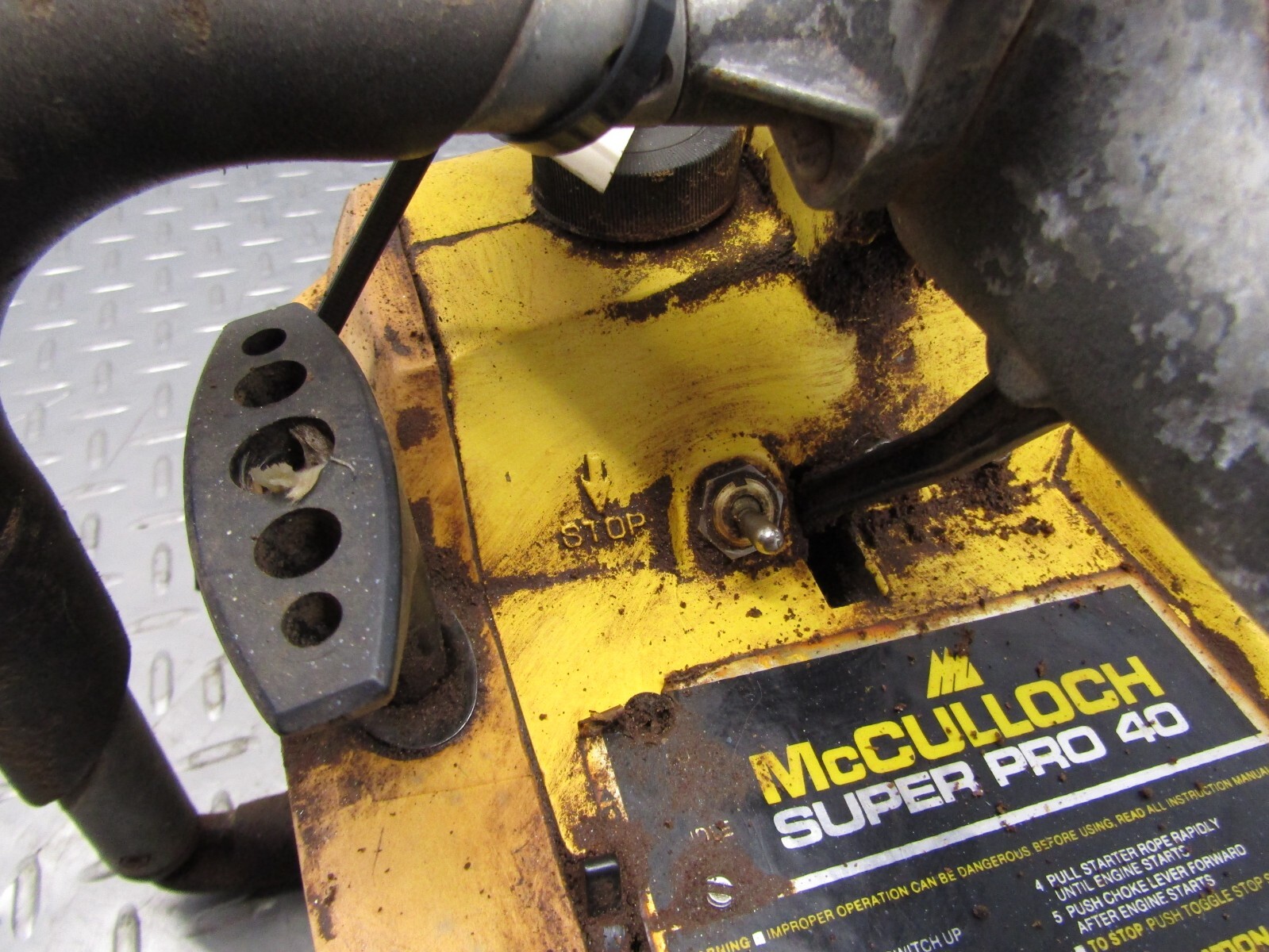 McCulloch Super Pro 40 Chainsaw Parts Saw Undiagnosed Broken Pull Cord