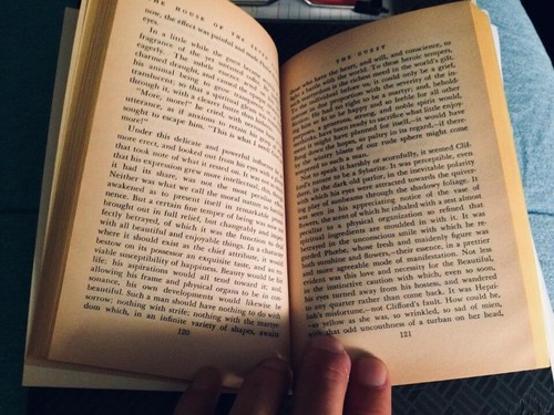 Vintage 1961 The House Of The Seven Gables Book By Nathaniel Hawthorne - Picture 2 of 3