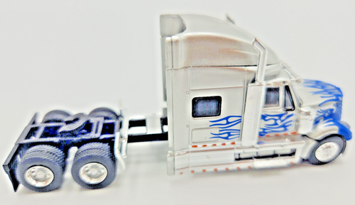 Internatinal Lonestar Zugmaschine Silber Blaue Flamme Brekina 85831 -H0 1/87 - Picture 9 of 10