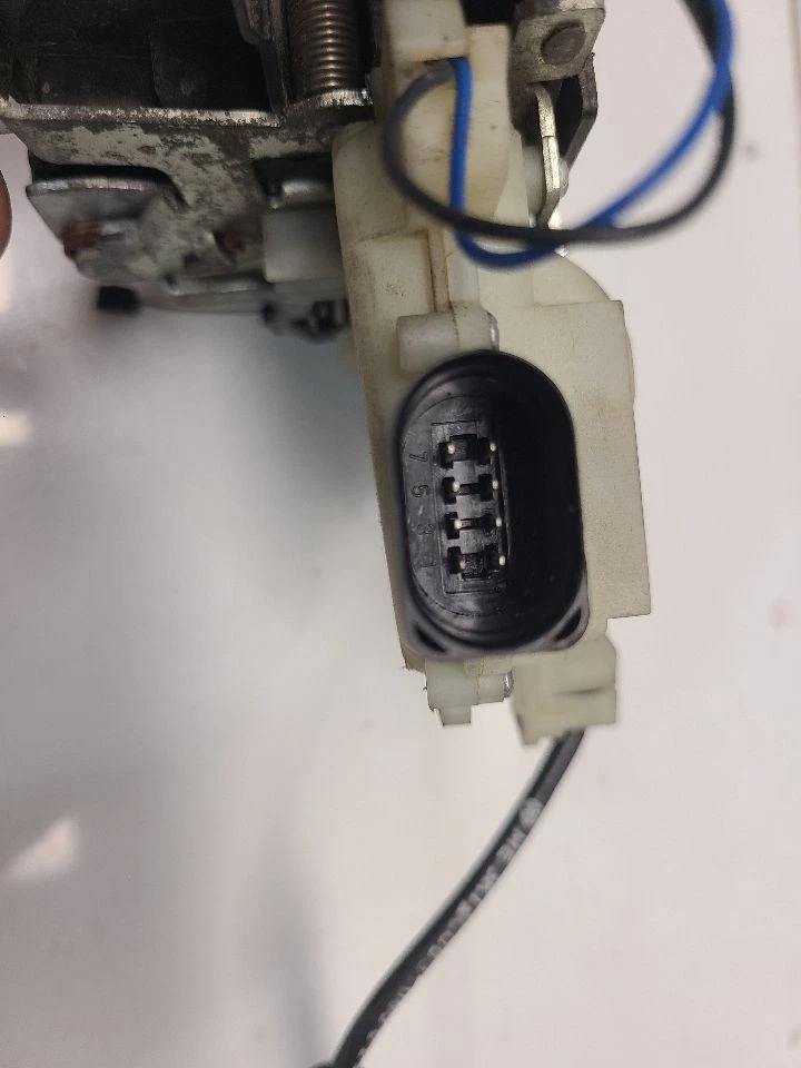 Volkswagen Beetle 2004 convertible conductor pestillo puerta delantera izquierda Foto 4 de 4