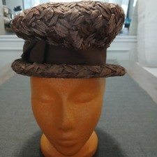 1960s Brown Ladies Hat - Neutral Beige Bucket Bowl Shaped 60s Cloche with Bow