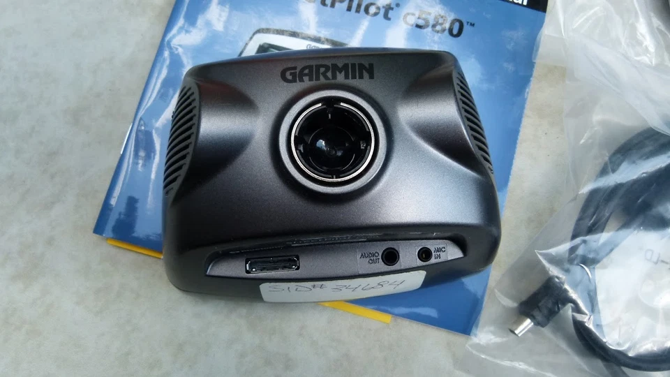 Garmin Streetpilot C580 Portable Bluetooth GPS Navigation Navigator with Accesso - Image 4 of 4