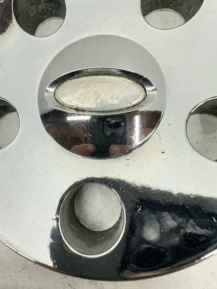 Tapa central cromada Ford Edge 2008-2010 OEM 8T43-1A096-AA BT43 S3 08 09 10 Foto 3 de 4