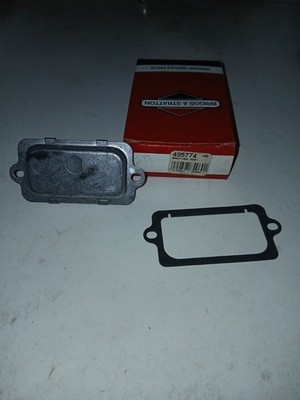 Briggs Stratton engine Valve Cover w/ Gasket part # 495774 - nos oem