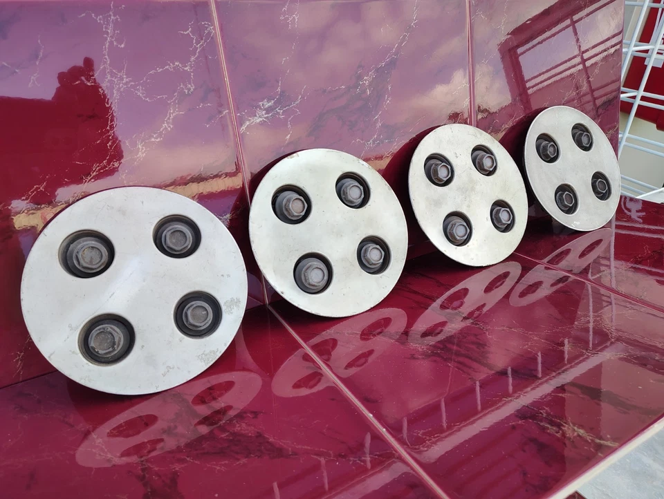 Juego de (4) tapas centrales Saturn serie S SL1 SL2 SC1 SC2 1994-1997 OEM # 21012274 Foto 2 de 4