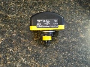 Allen Bradley 800Z-GL2 Ser C Touch Button Switch