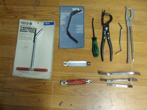 LOT OF BRAKE TOOLS MATCO CRAFTSMAN SNAP-ON BLUE POINT INDESTRO