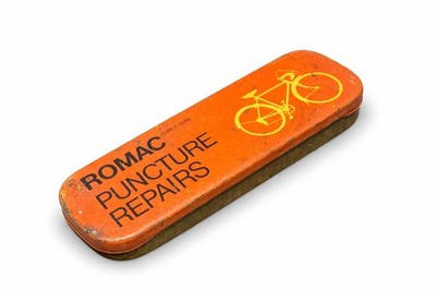  VINTAGE ORIGINAL ROMAC CURE-C-CURE CYCLE PUNCTURE REPAIR OUTFIT KIT TIN BOX