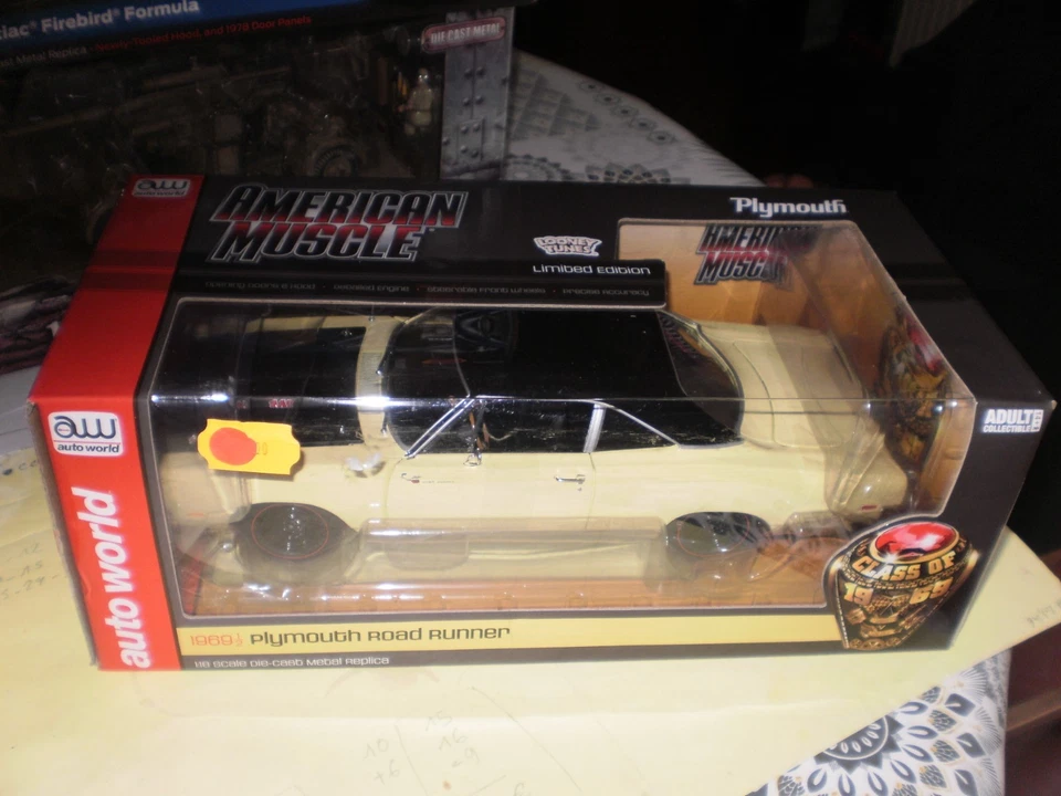 AUTO WORLD 1/18 ème Plymouth Road Runner 1969 - Photo 2/4