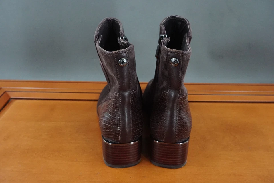 Donald Pliner Azia Mujer 7 Zapato Marrón Gamuza Tirar en Lateral Cremallera Botín al Tobillo Foto 4 de 4