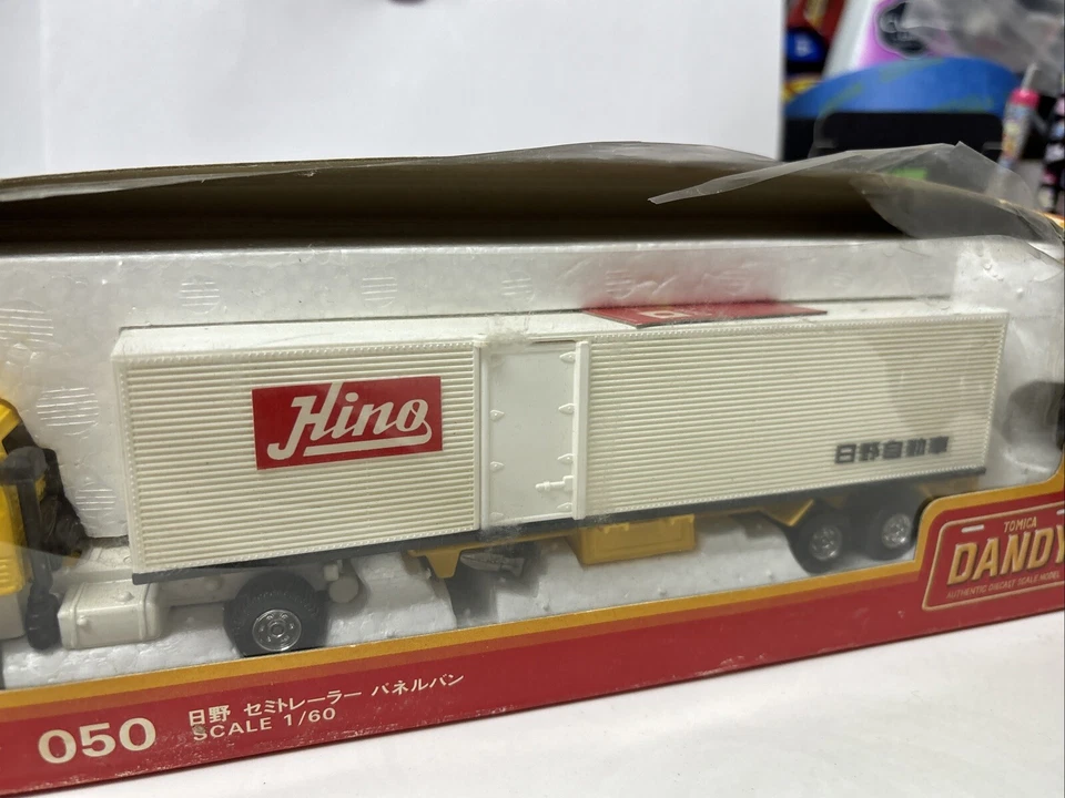 Tomica Dandy 050 amarillo Hino semirremolque panel furgoneta escala 1/60 RARO Foto 4 de 4