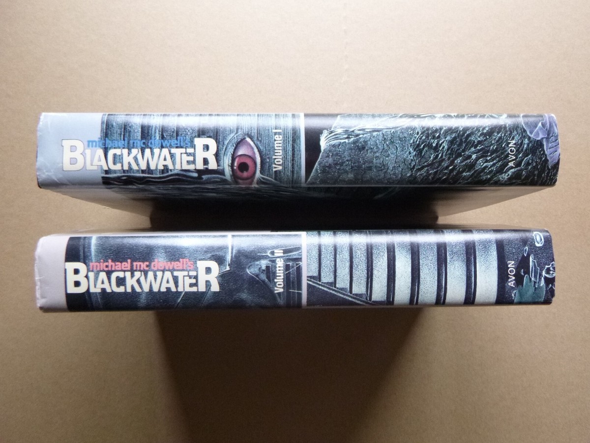 洋書 Blackwater 2 Volumes by Michael McDowell Blackwater II: The Levee: The Blackwater Saga: Michael