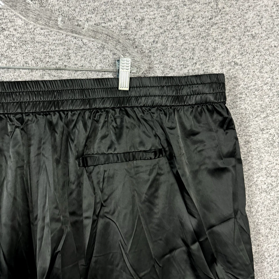 Universal Standard 女式大码 2XL 黑色 Maggi 缎面工装裤 — 第 3/4 张图片