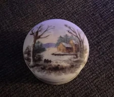 Vintage Ceramic Trinket/Powder Container, Hand painted