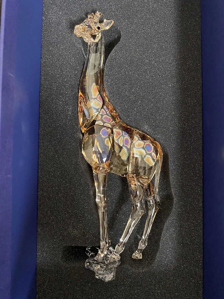 Swarovski SCS 2018 Annual Edition Giraffe Mudiwa Crystal Figurines