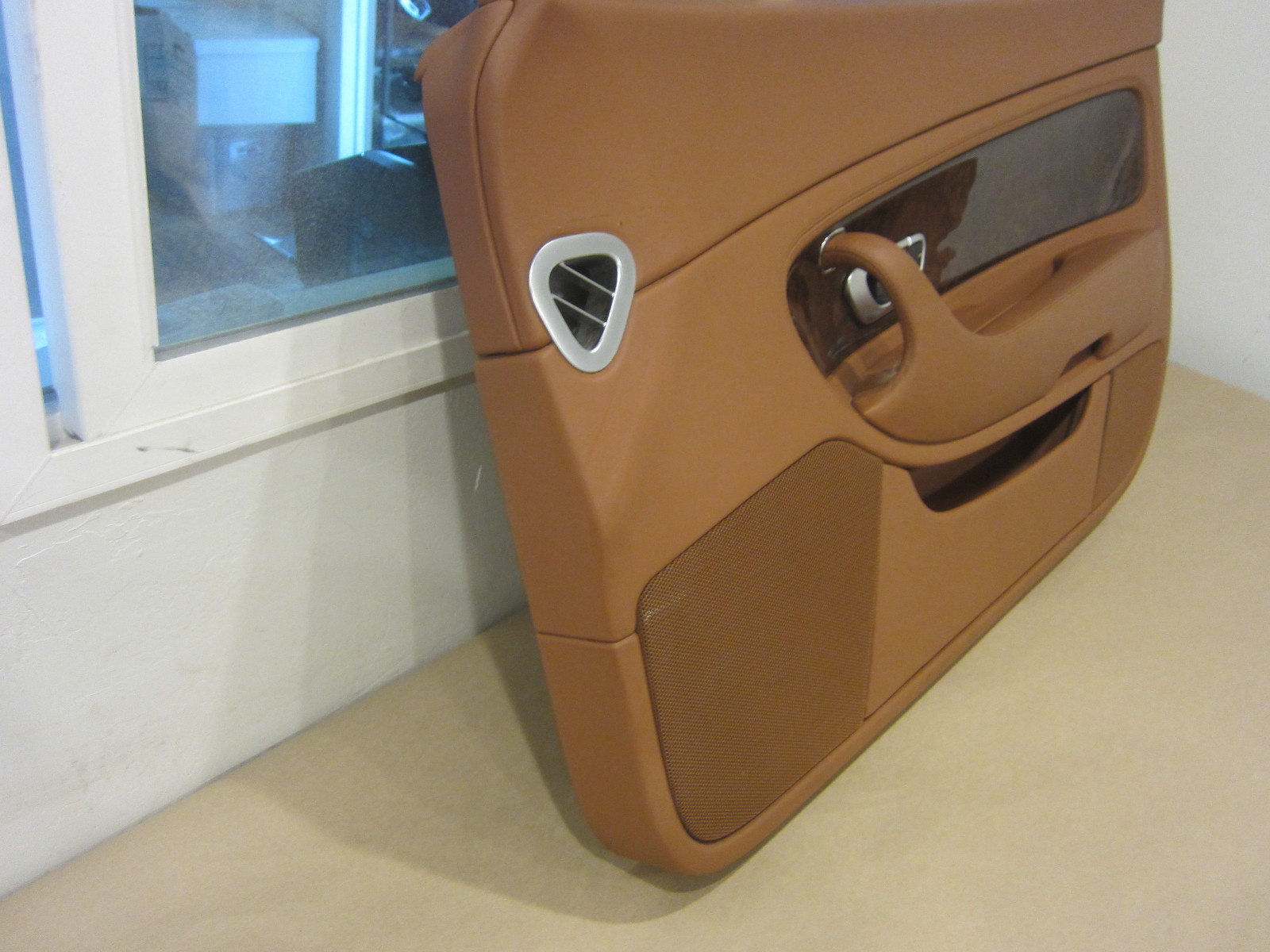 Bentley Continental GT. RH Front Door Interior Panel/ Brown/Saddel