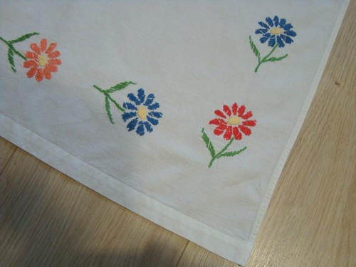 Precioso Tapiz Vintage Bordado a Mano - Lino Decorativo con Hermosas Flores - Imagen 4 de 6