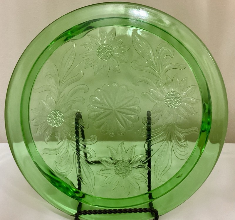 Vintage Jeanette Uranium Glass Footed Cake Plate GLOWS 10 in