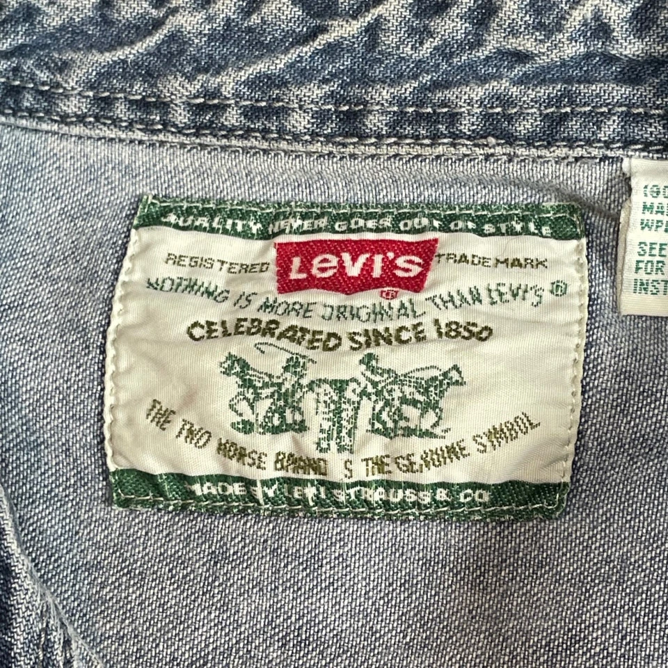 Levi's Two Horse Brand Mens Size M Denim Button Up Shirt Long Sleeve Medium Wash - Image 4 of 4