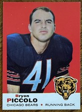 1969 TOPPS BRIAN PICCOLO ROOKIE RC FOOTBALL CARD #26 NICE CARD! READ DESC. rookie card picture